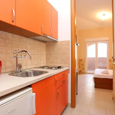 Studio Duce 16407h Daire Dugi Rat